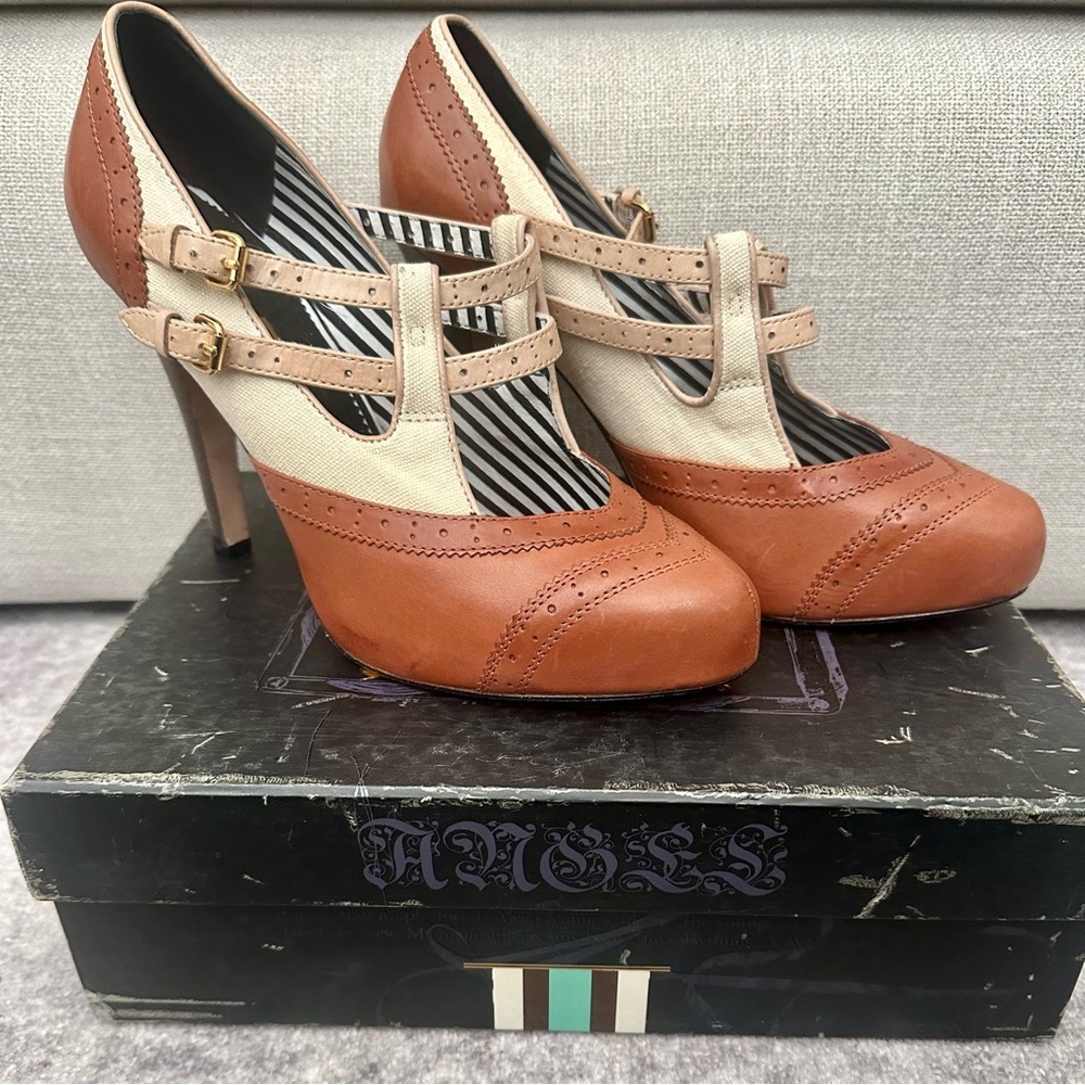 *NIB* L.A.M.B. by Gwen Stefani “Oxford Pump” in Women’s Size 10